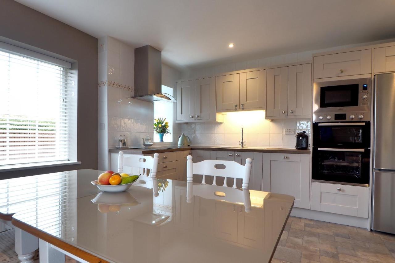 Hillcrest Luxury Apartment Килръш Екстериор снимка